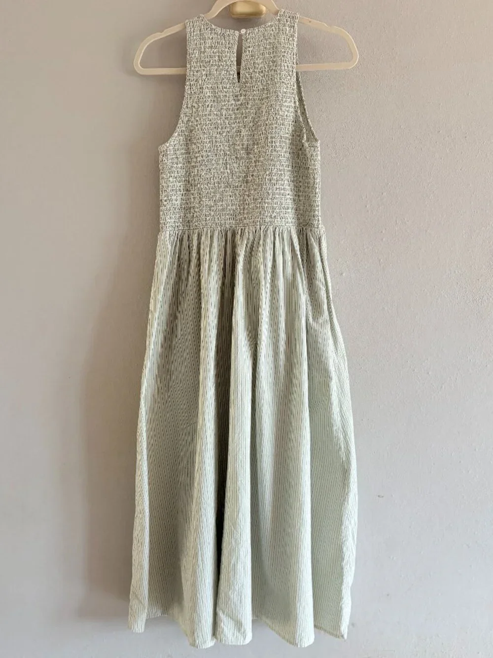 Madewell The Melody Smocked Midi Dress - Picture 5 of 9